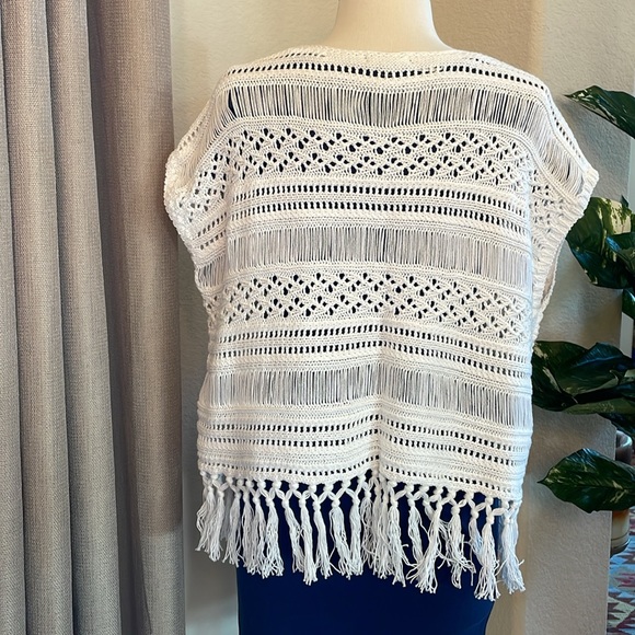 Ana Crocheted Fringe Top - Picture 4 of 6